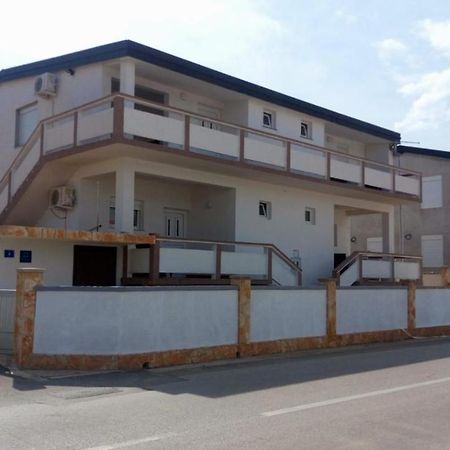 Apartmani Matovina Vir Buitenkant foto