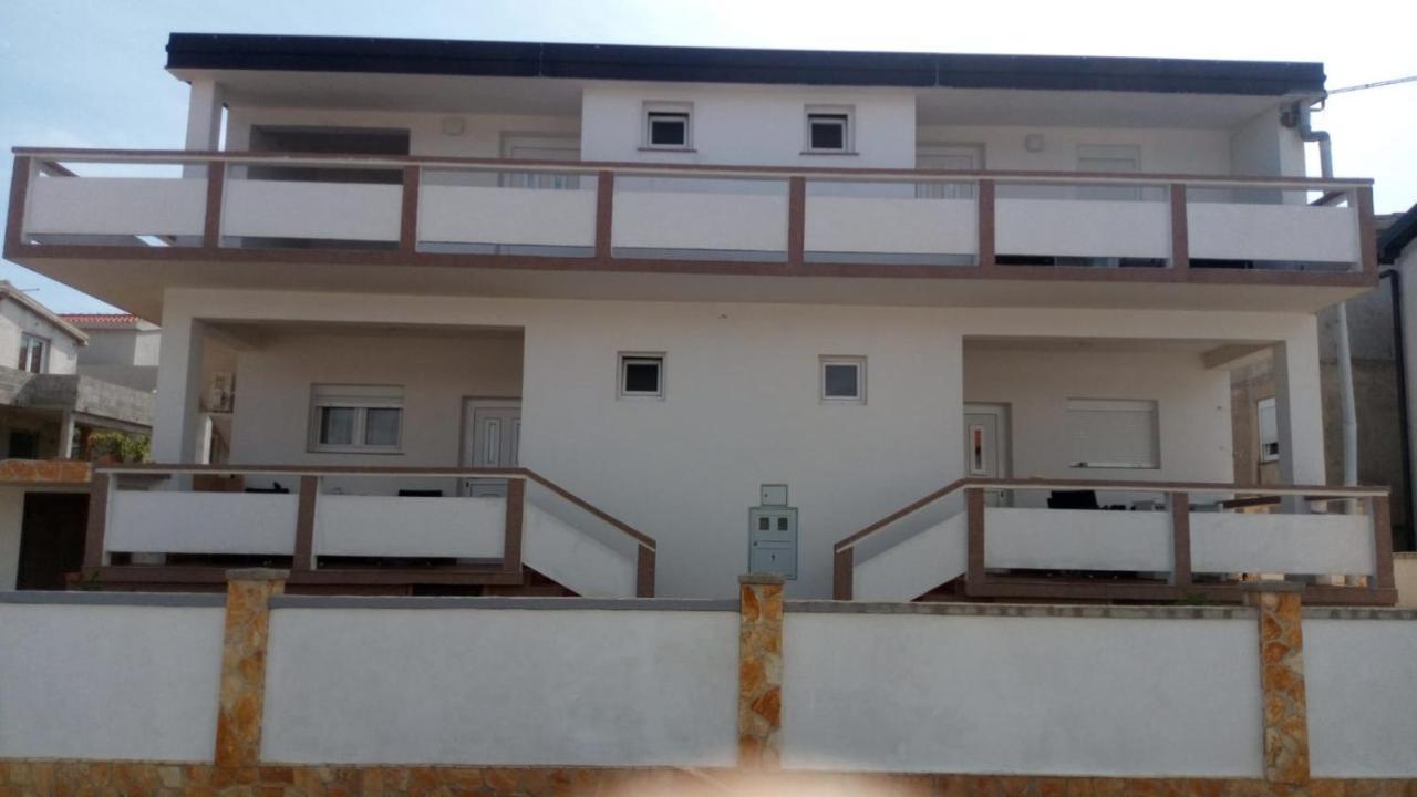 Apartmani Matovina Vir Buitenkant foto