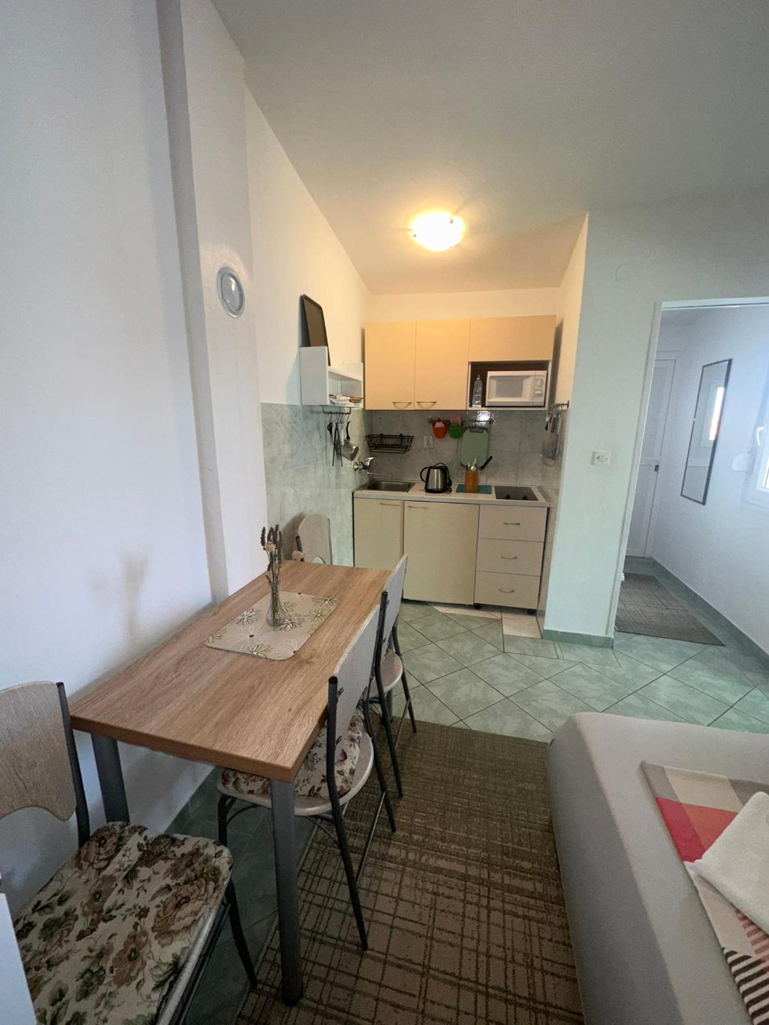 Apartmani Matovina Vir Buitenkant foto