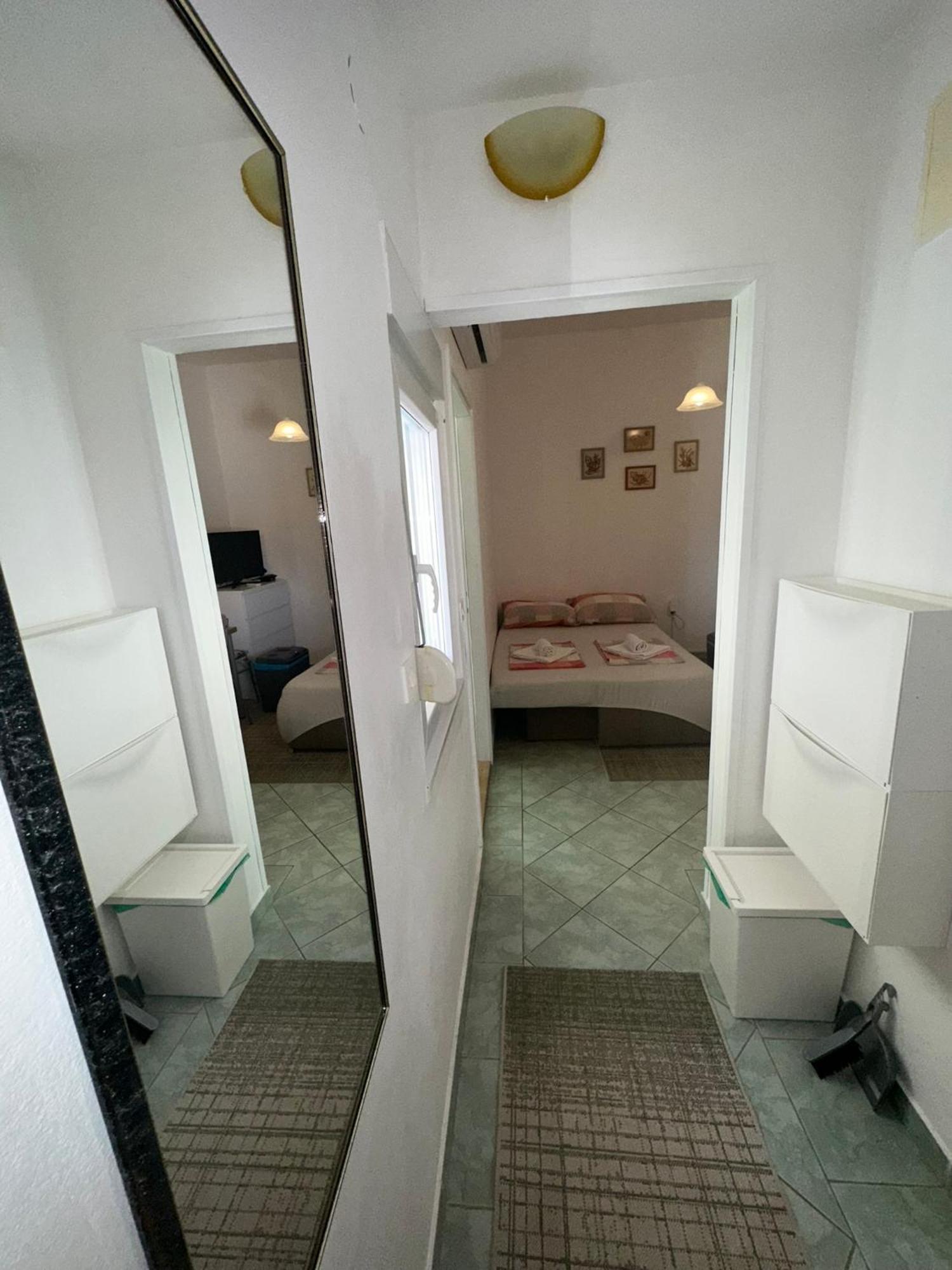 Apartmani Matovina Vir Buitenkant foto
