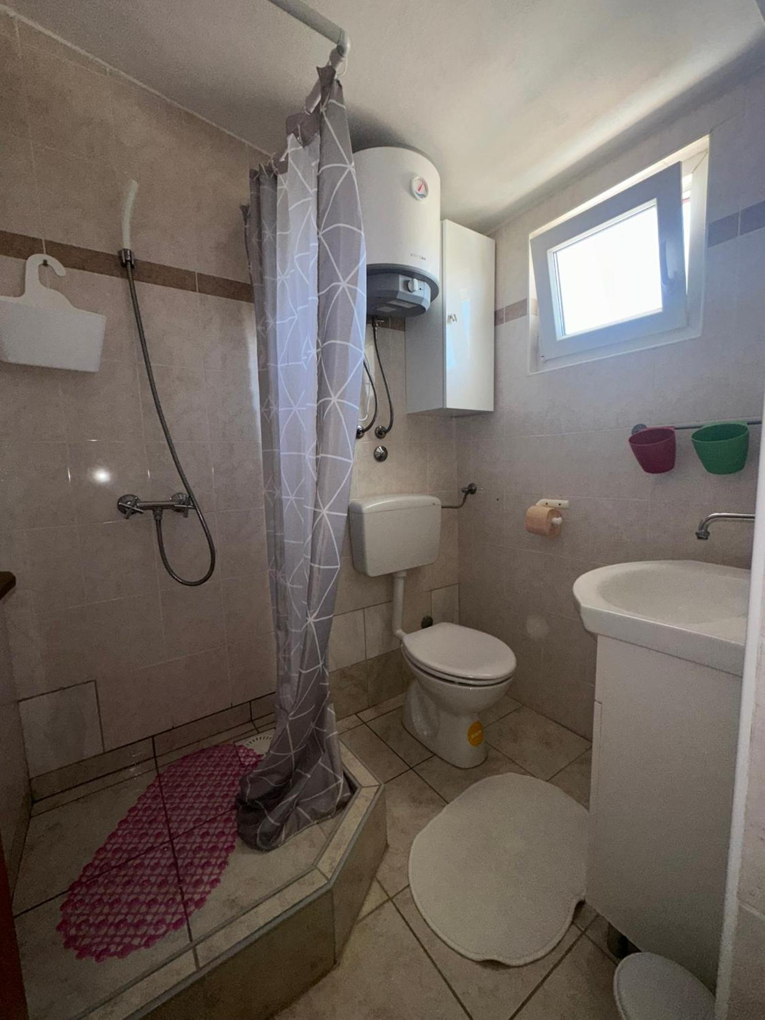 Apartmani Matovina Vir Buitenkant foto